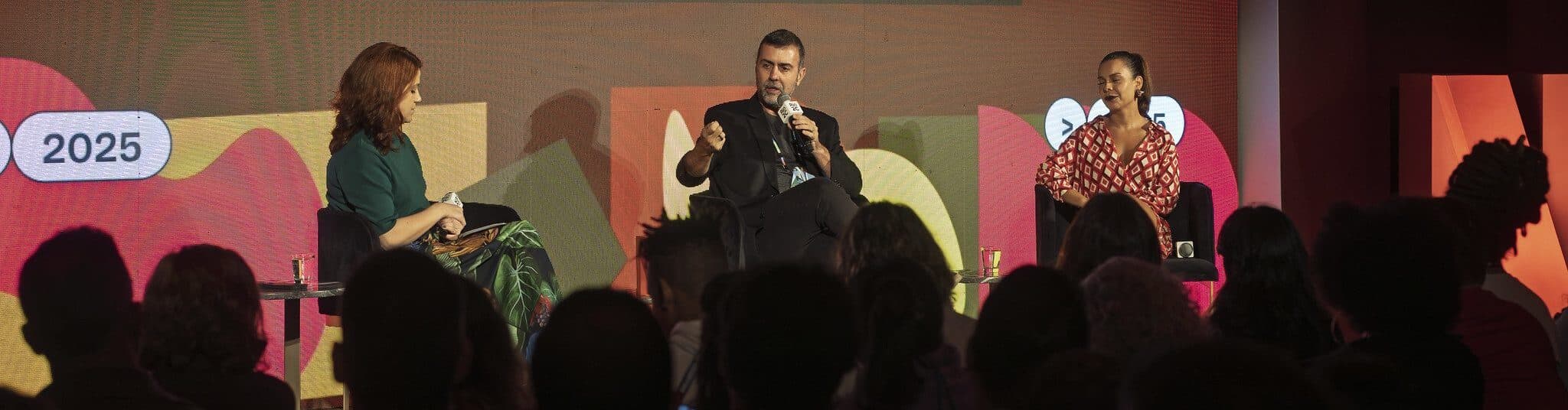 Cenários de sucessos da Netflix viram roteiro de viagem pelas praias brasileiras em guia feito com a Embratur — imagem 1